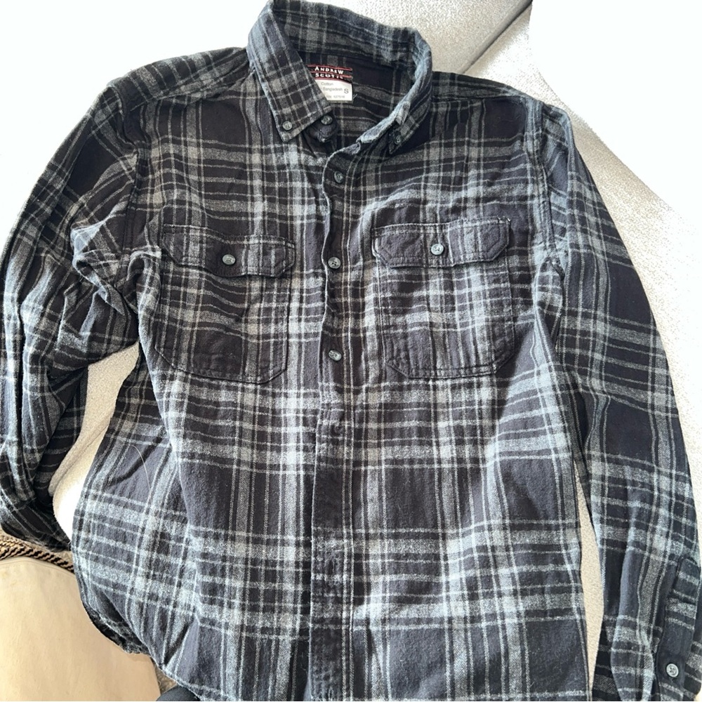 Black Plaid Men's Shirt Small perfect for a petite woman to wear over tank top